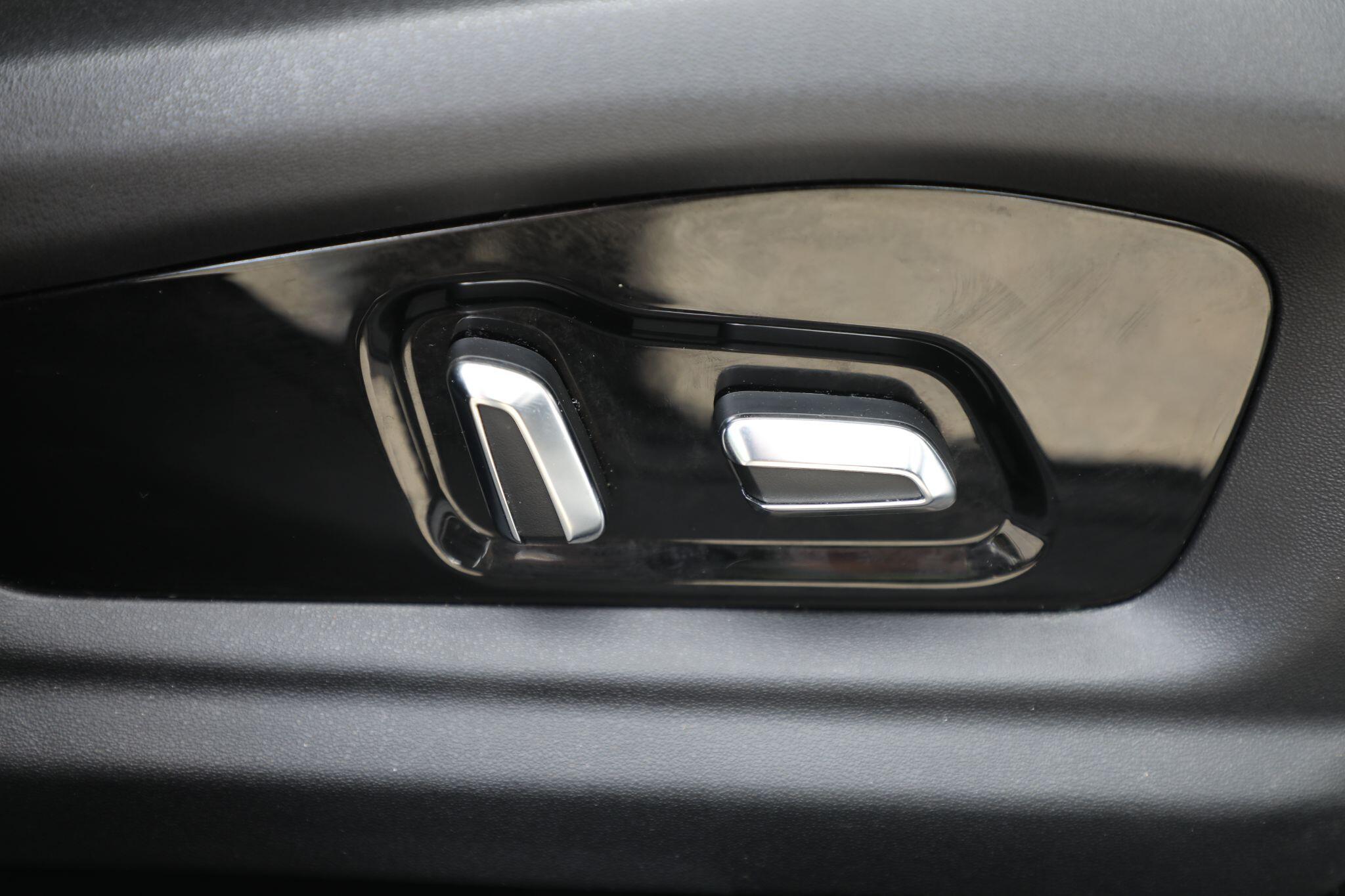 Large vehicle image